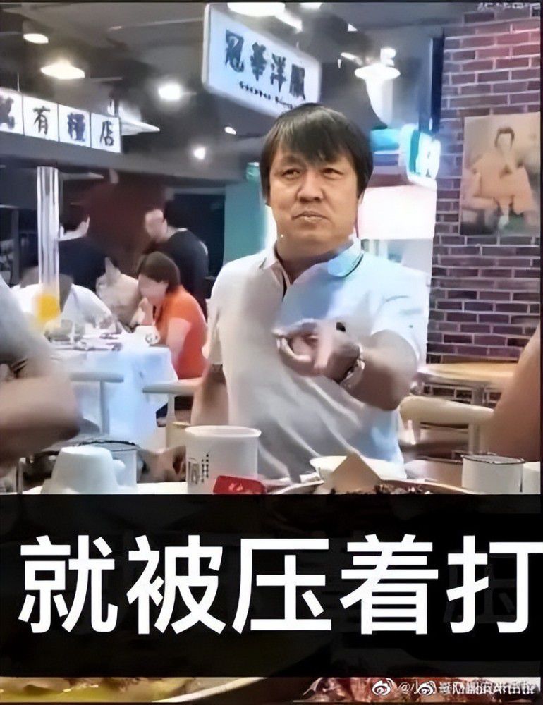 一个讲述机械人之间的恋爱短片。孤介木讷的男机械人（安德鲁·加菲尔德 Andrew Garfield饰）本来过着层次分明却原封不动的茕居糊口，直到碰见了热忱性感的女机械人（西耶娜·盖尔利 Sienna Guillory饰），恋爱的火花被刹时点燃了。热恋的他们一路往音乐会一 起往丛林安步……但女机械人变乱不竭，每次男机械人都决然拆下本身的身体，默默的、经心全意的往爱她。当女机械人又一次重创躺在急救室时，男机械人再一次奉献出了本身的身体：这一次，是全数。